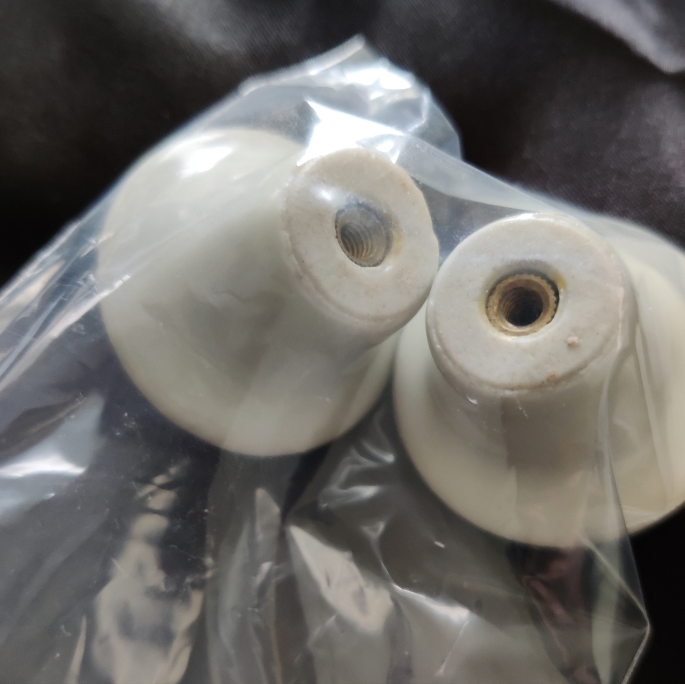 2pc Flower knobs . - Picture 2 of 2